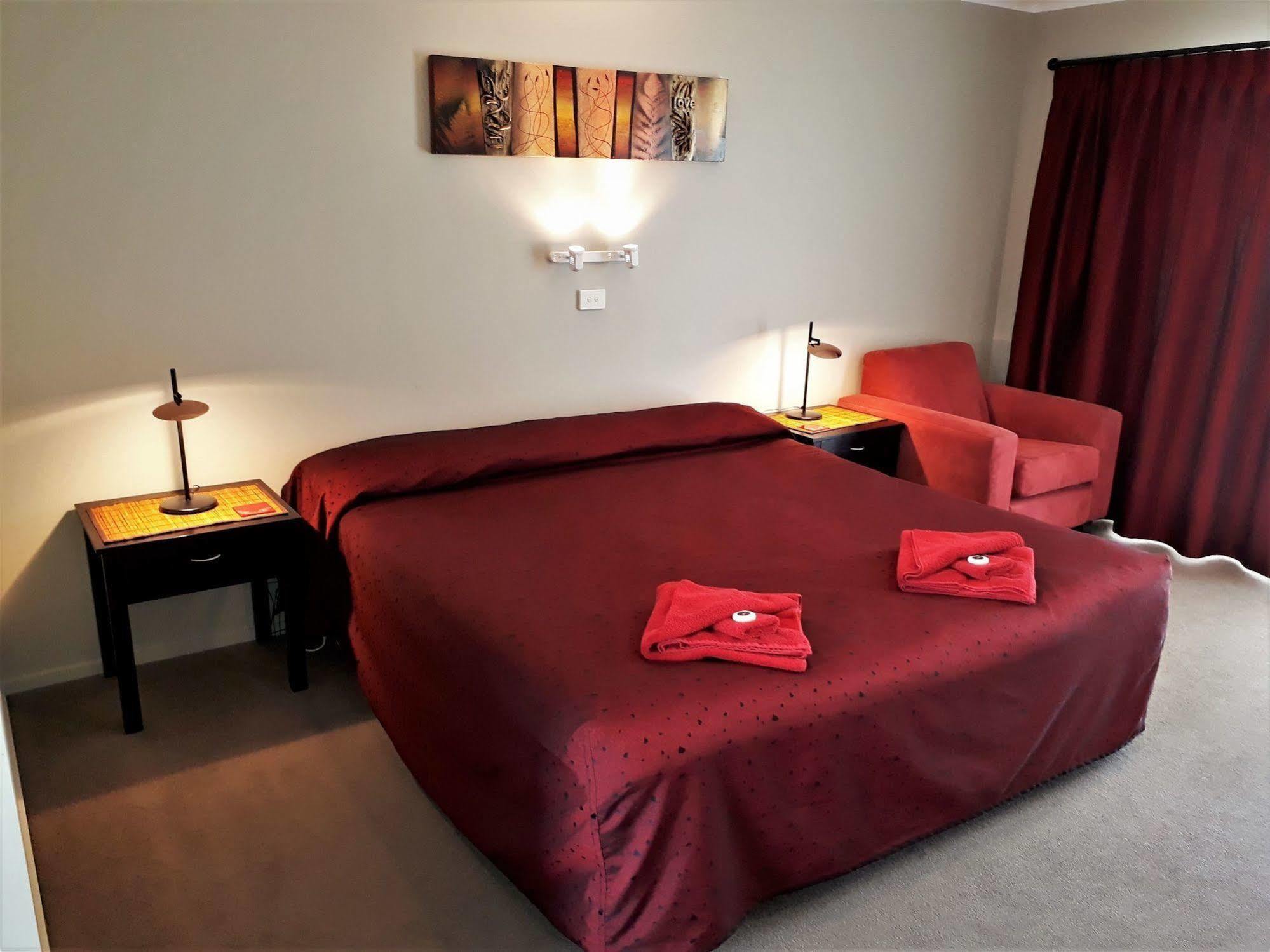 Mohua Motels Takaka Exterior photo